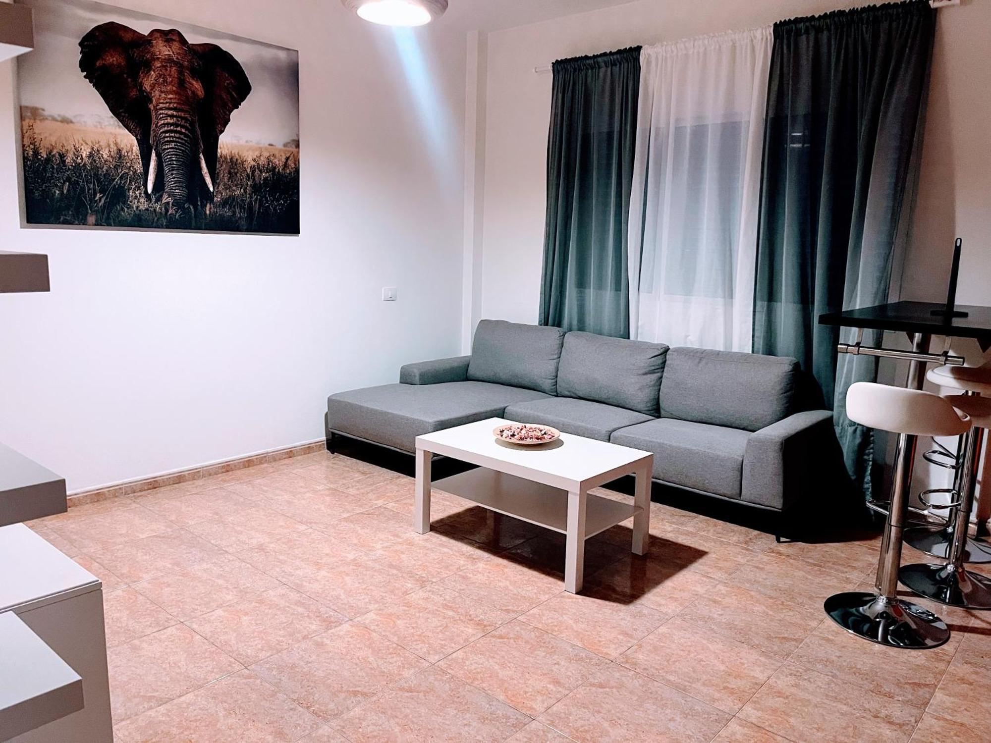 Melo Home 1 Near Airport, Elevator Vecindario  Extérieur photo